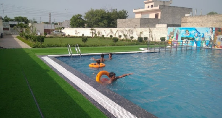 DM SWIMMING POOL