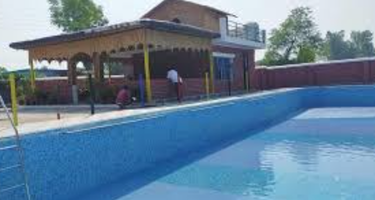 River Bank swimming Pool and Restaurant