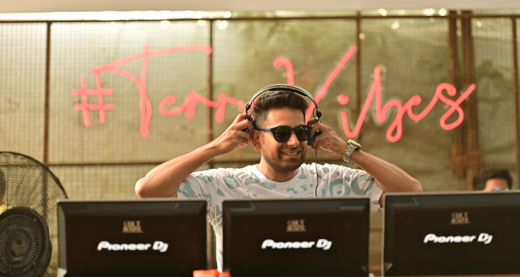 Abhishek mantri