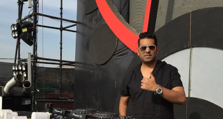 Abhishek mantri