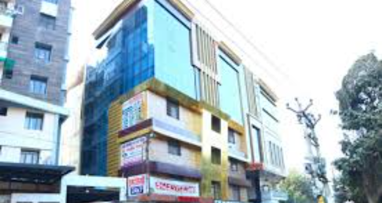 Dr Navneet Nishchal Arsh Superspeciality Hospital