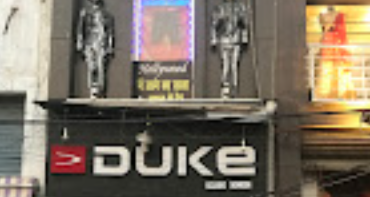 Hollywood Fashion Sale