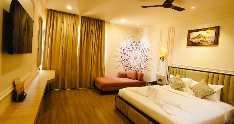 Vseven Hotel