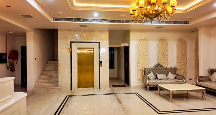 Vseven Hotel