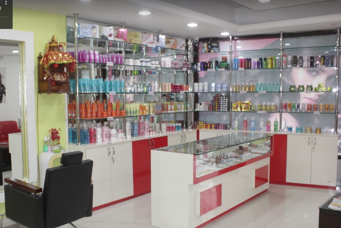 B Blonde unisex salon