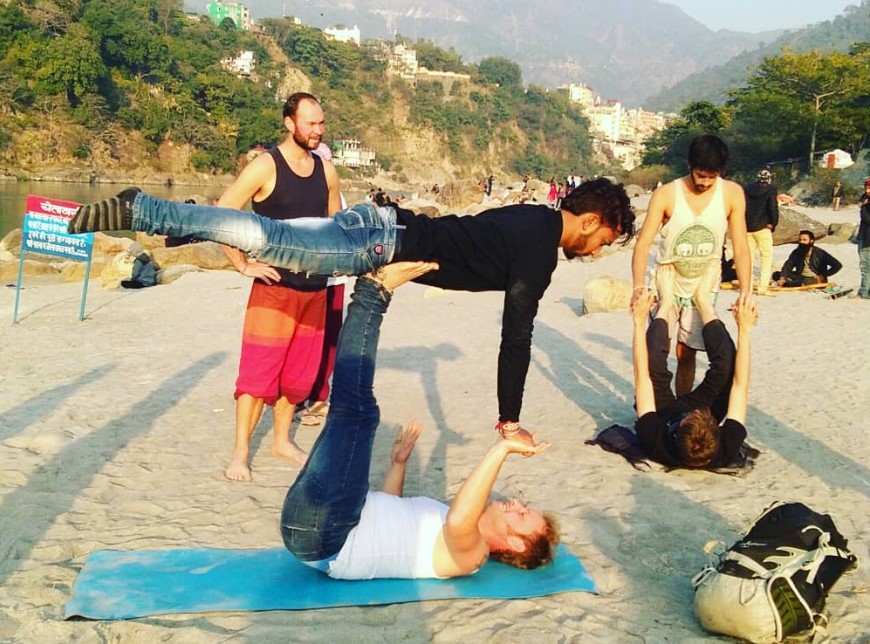 HariOm Yoga - best 200 hour Yoga Teacher Training School Dehradun