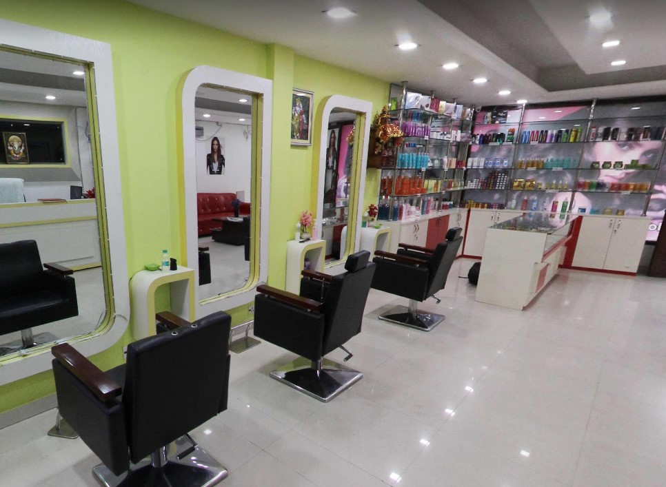 B Blonde unisex salon