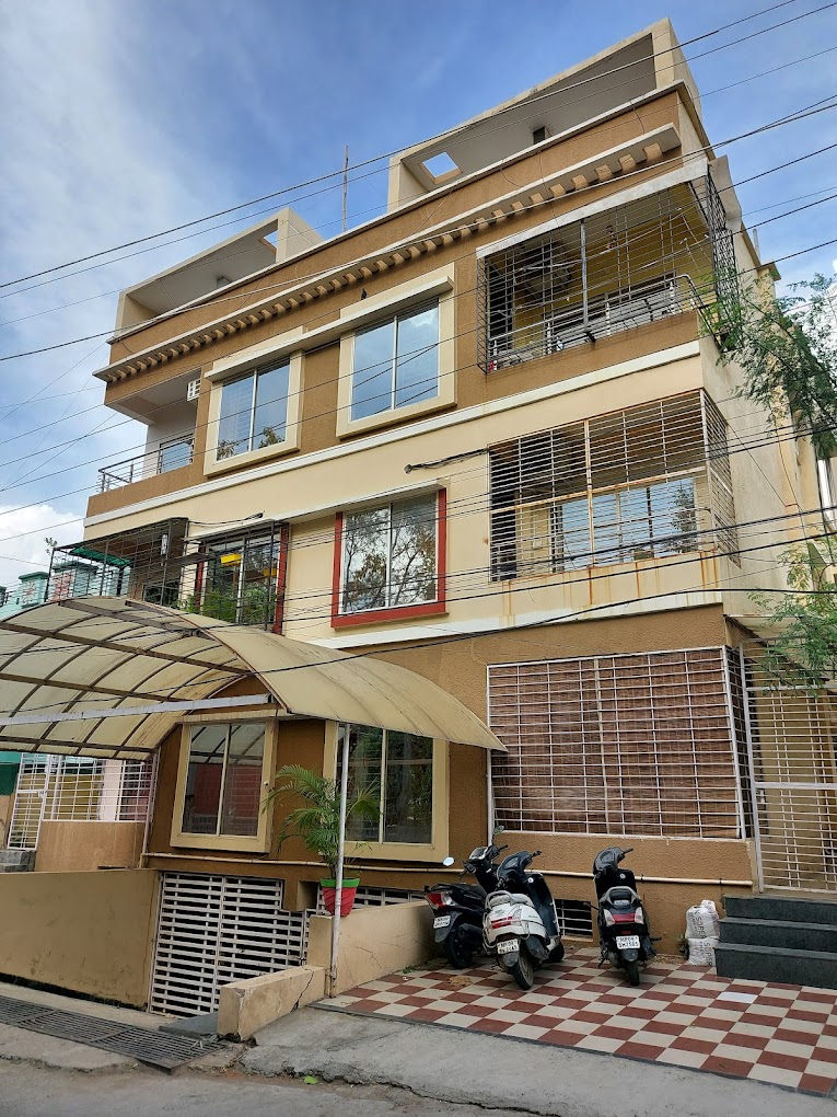 Meenu Girls Hostel
