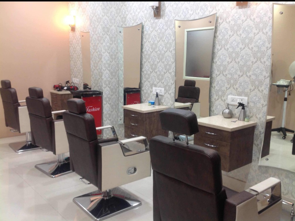 Raccoon The Ultimate Salon Experience 