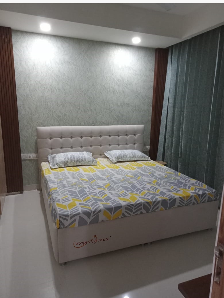 King Size Bed in Teak Wood