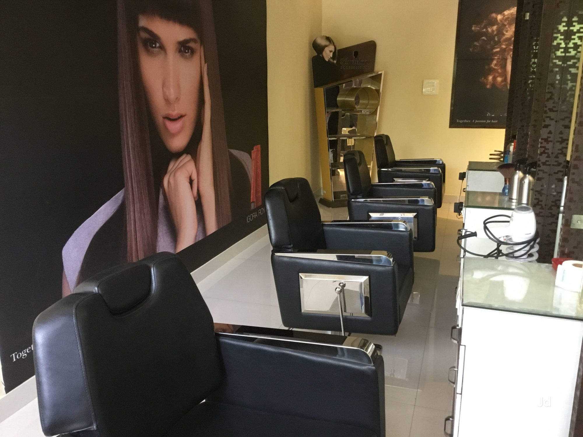 Golden Scissor Unisex Salon