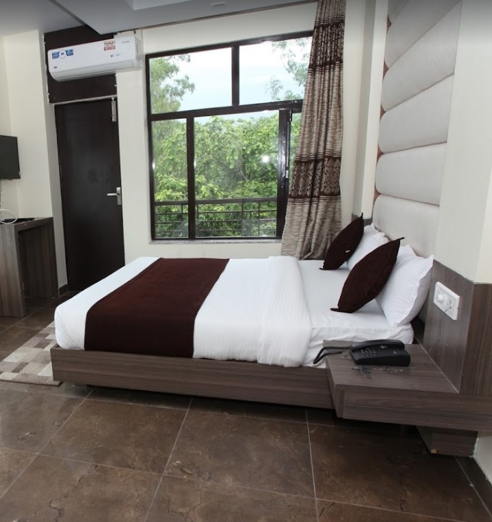Hotel Trihari Rishikesh