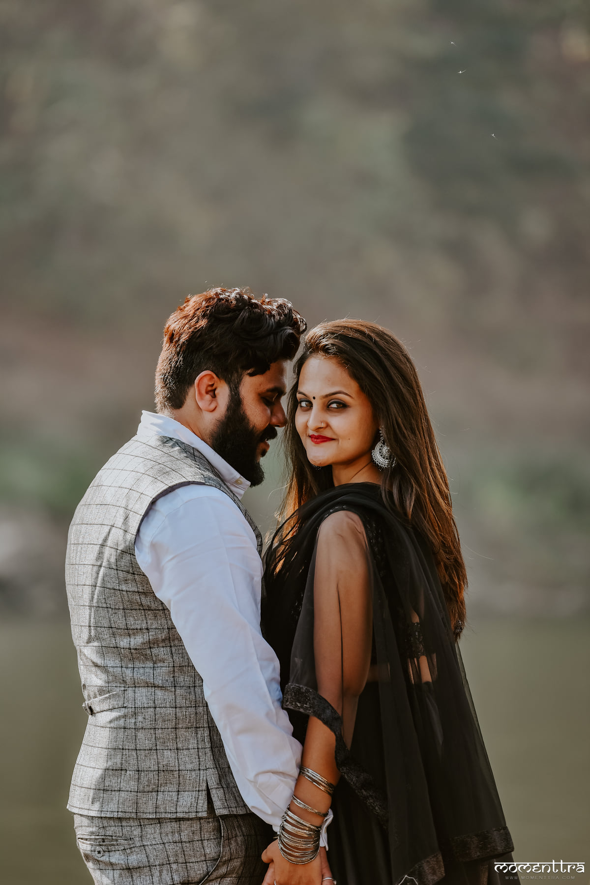 Momenttra - Wedding Photographer in Vadodara, Gujarat, India