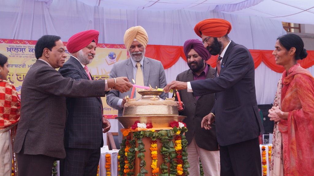Khalsa College