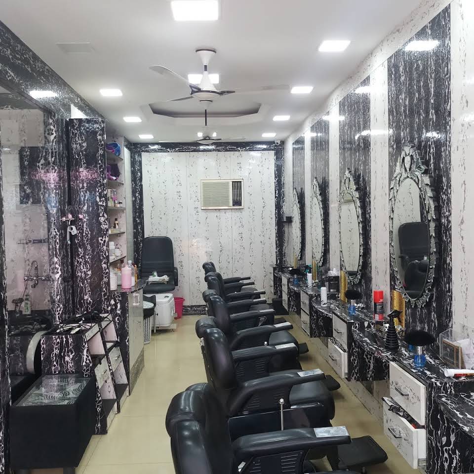 Saloon Grand
