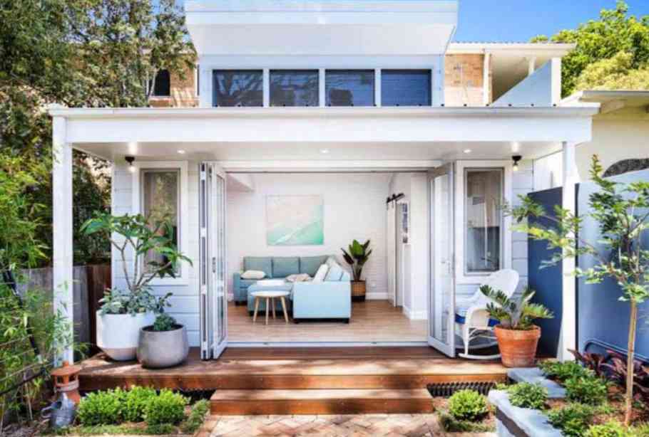 Guest house for sale